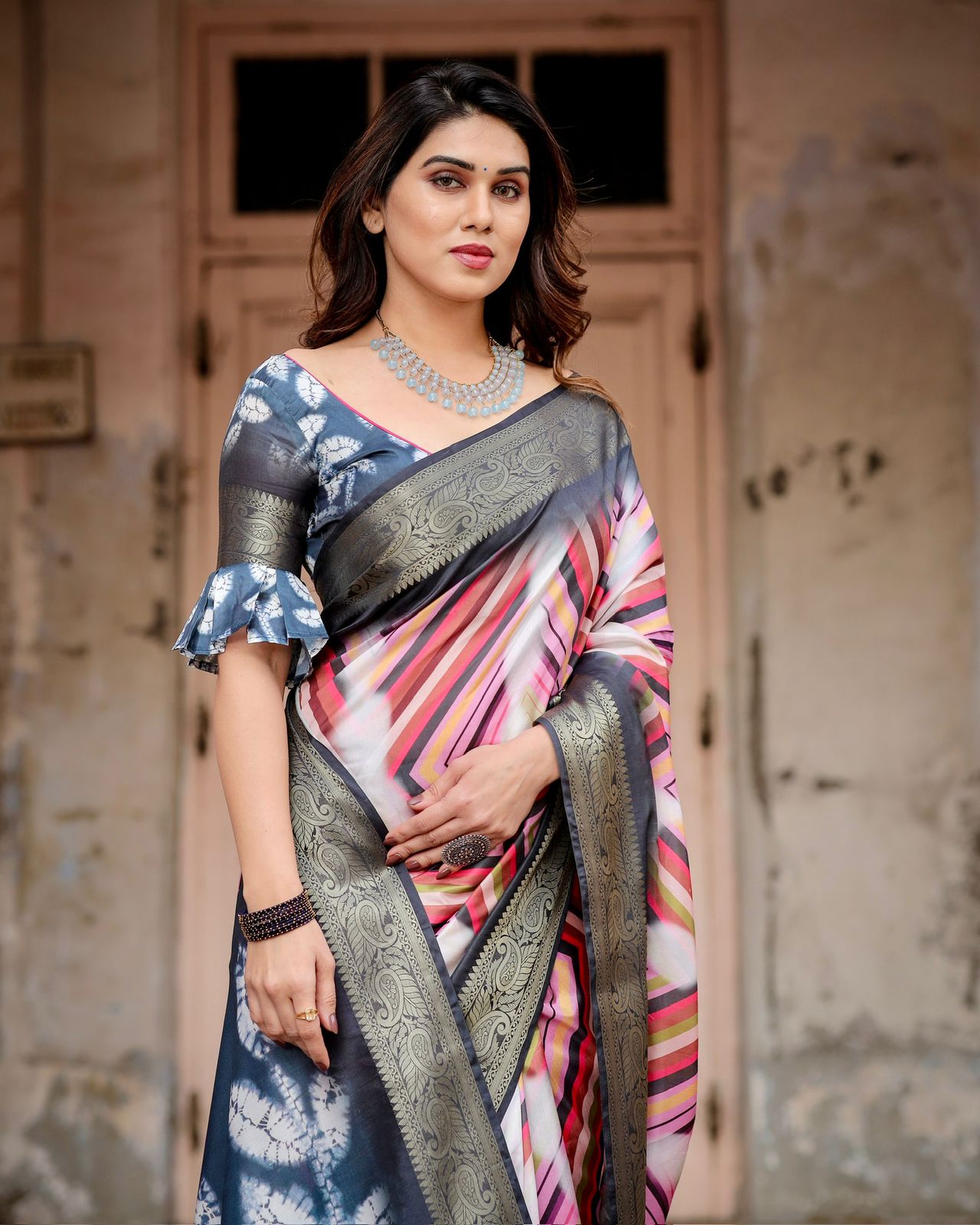 🖤✨ Elegant Striped Tussar Silk Saree