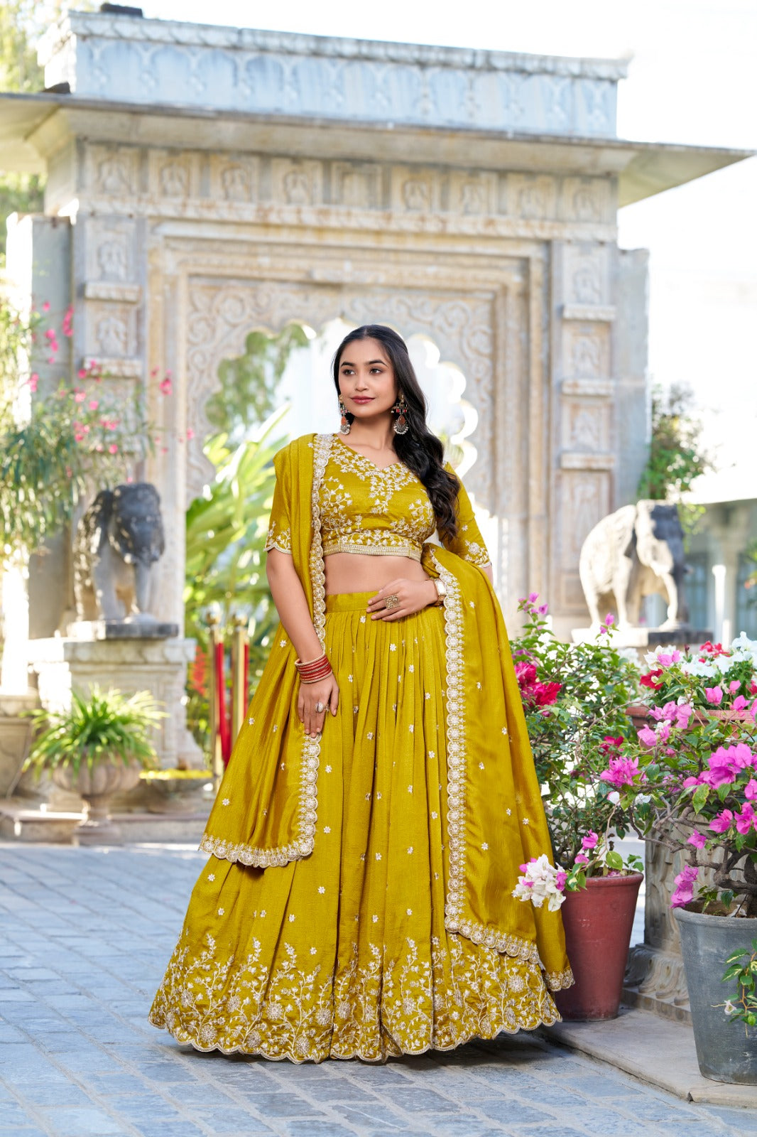 🌷 Lehenga Choli 🌷 A warm embrace of mustard elegance and artistry 🌻