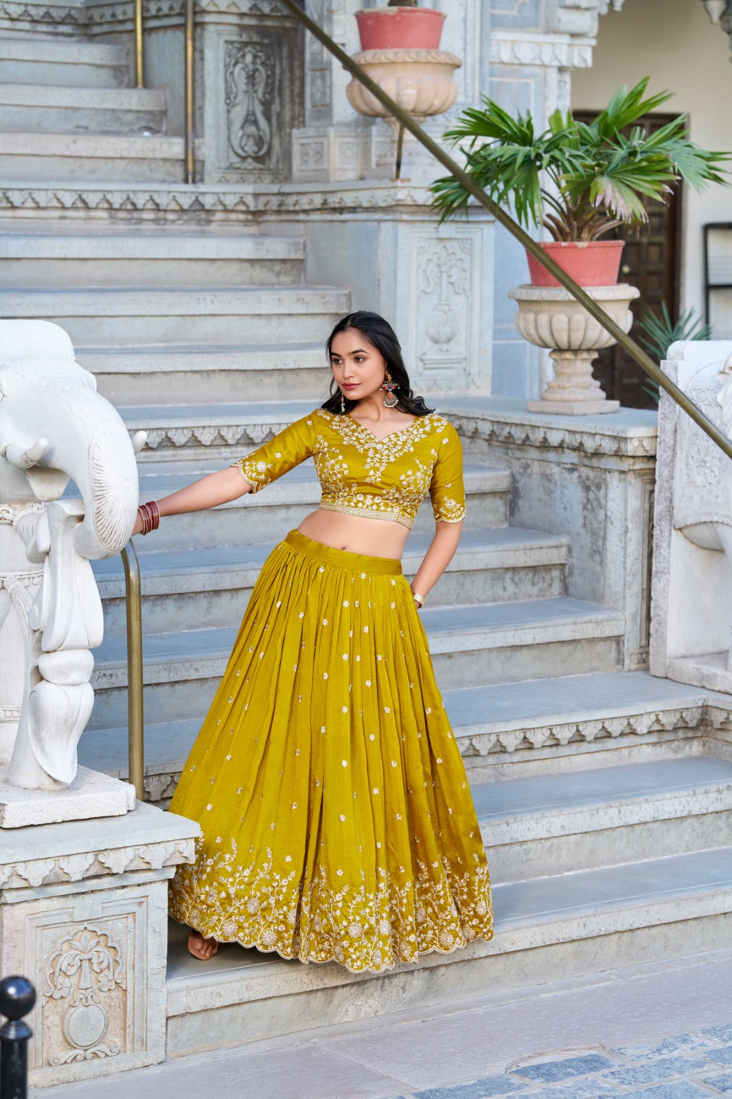 🌷 Lehenga Choli 🌷 A warm embrace of mustard elegance and artistry 🌻