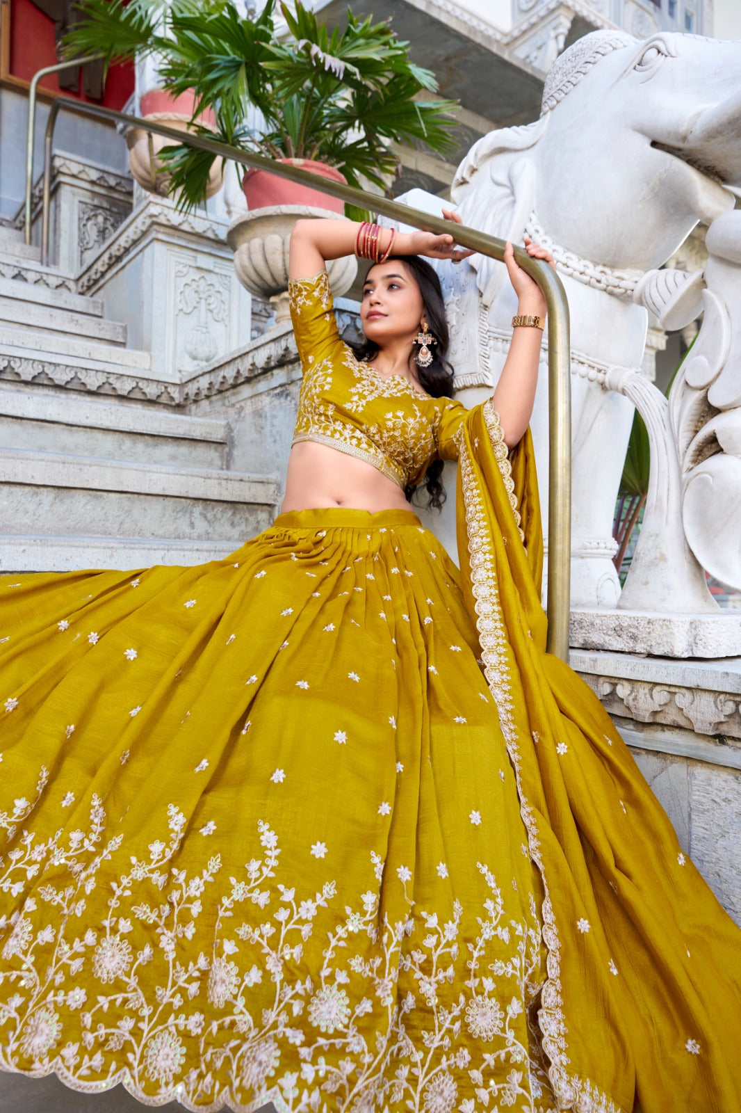 🌷 Lehenga Choli 🌷 A warm embrace of mustard elegance and artistry 🌻