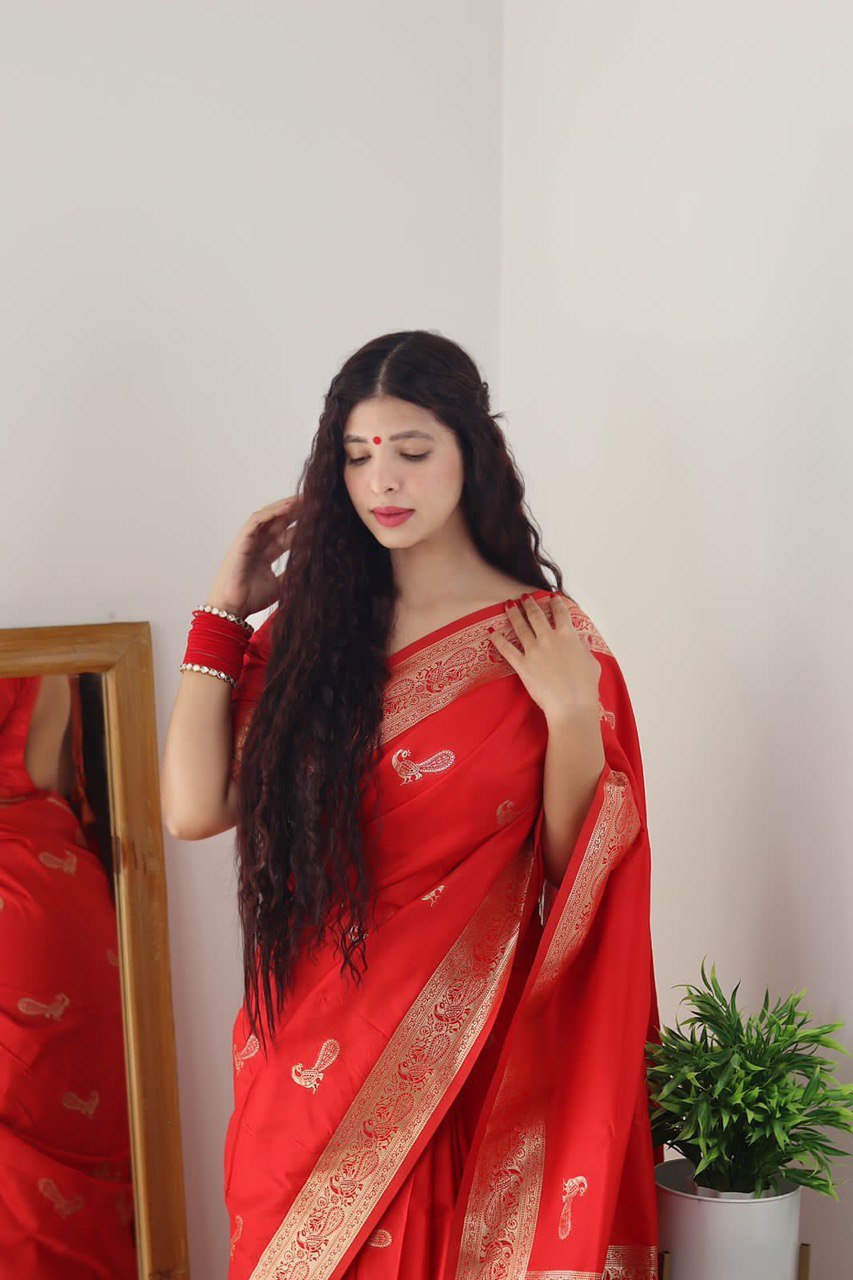 ✅ SPECIAL FESTIVAL ZARI WEAVING*