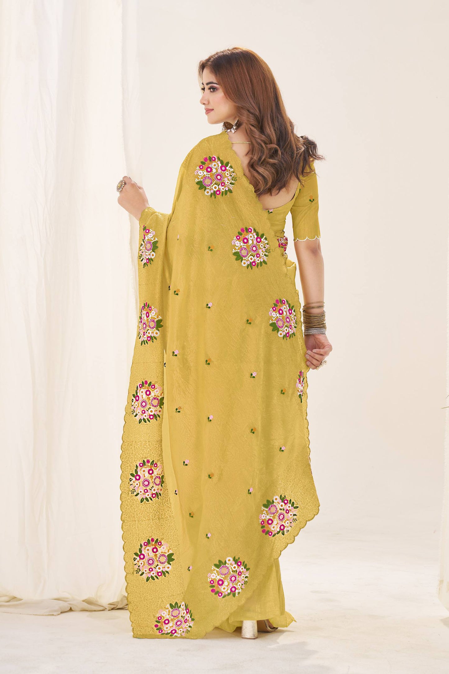 *🪡Beautiful Trending Designer Saree*