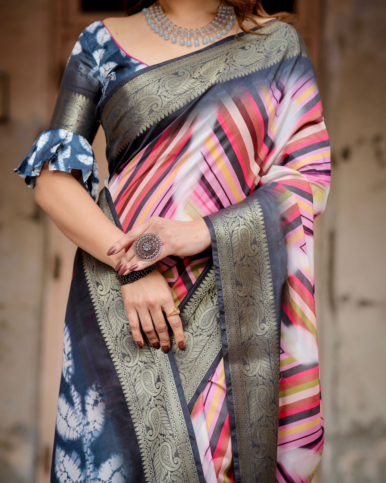 🖤✨ Elegant Striped Tussar Silk Saree