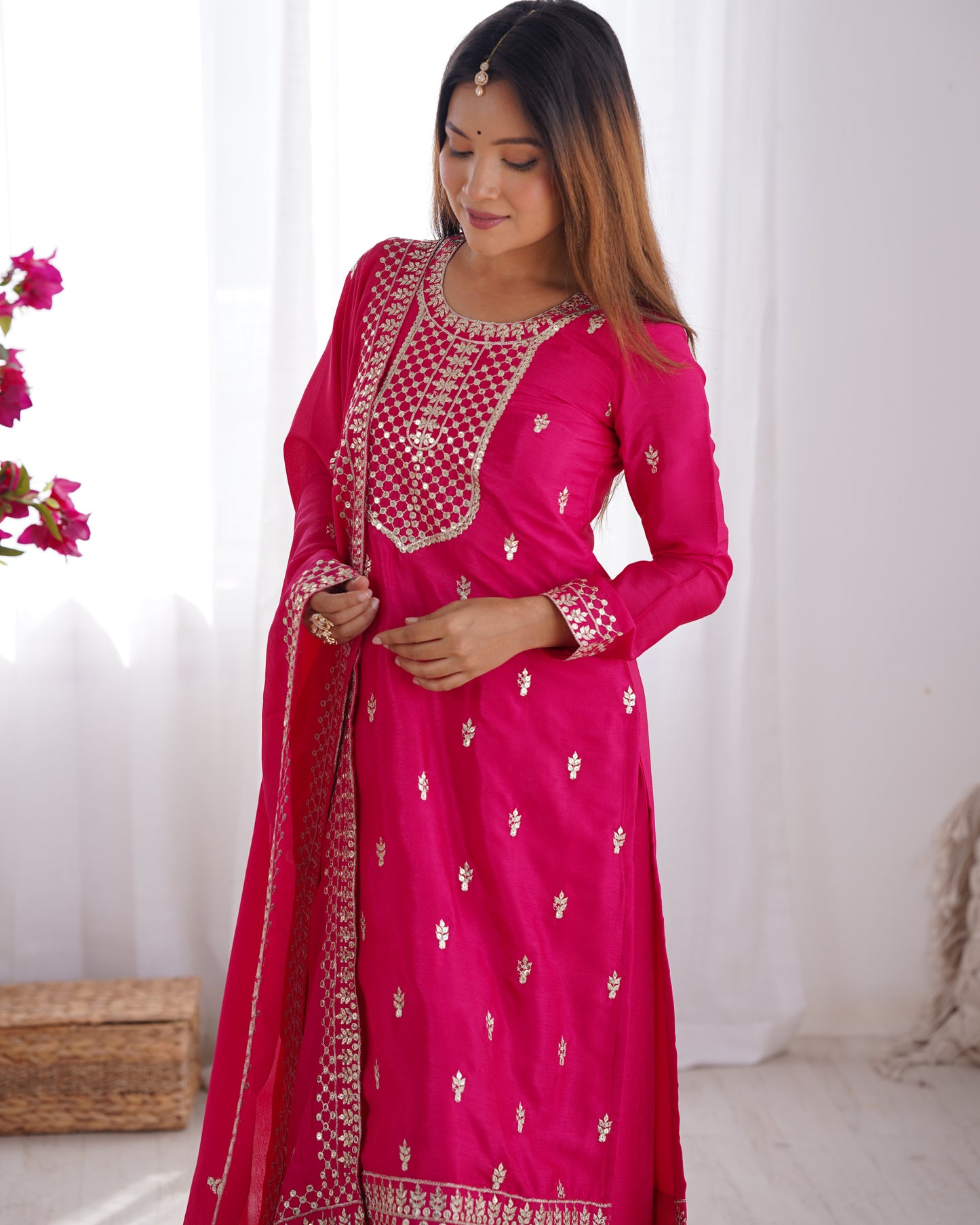 NEW BEAUTIFUL PURE CHINON SILK FABRIC STRAIGHT FIT KURTA WITH DUPPTA SET,TROUSERS,READY TO WEAR*