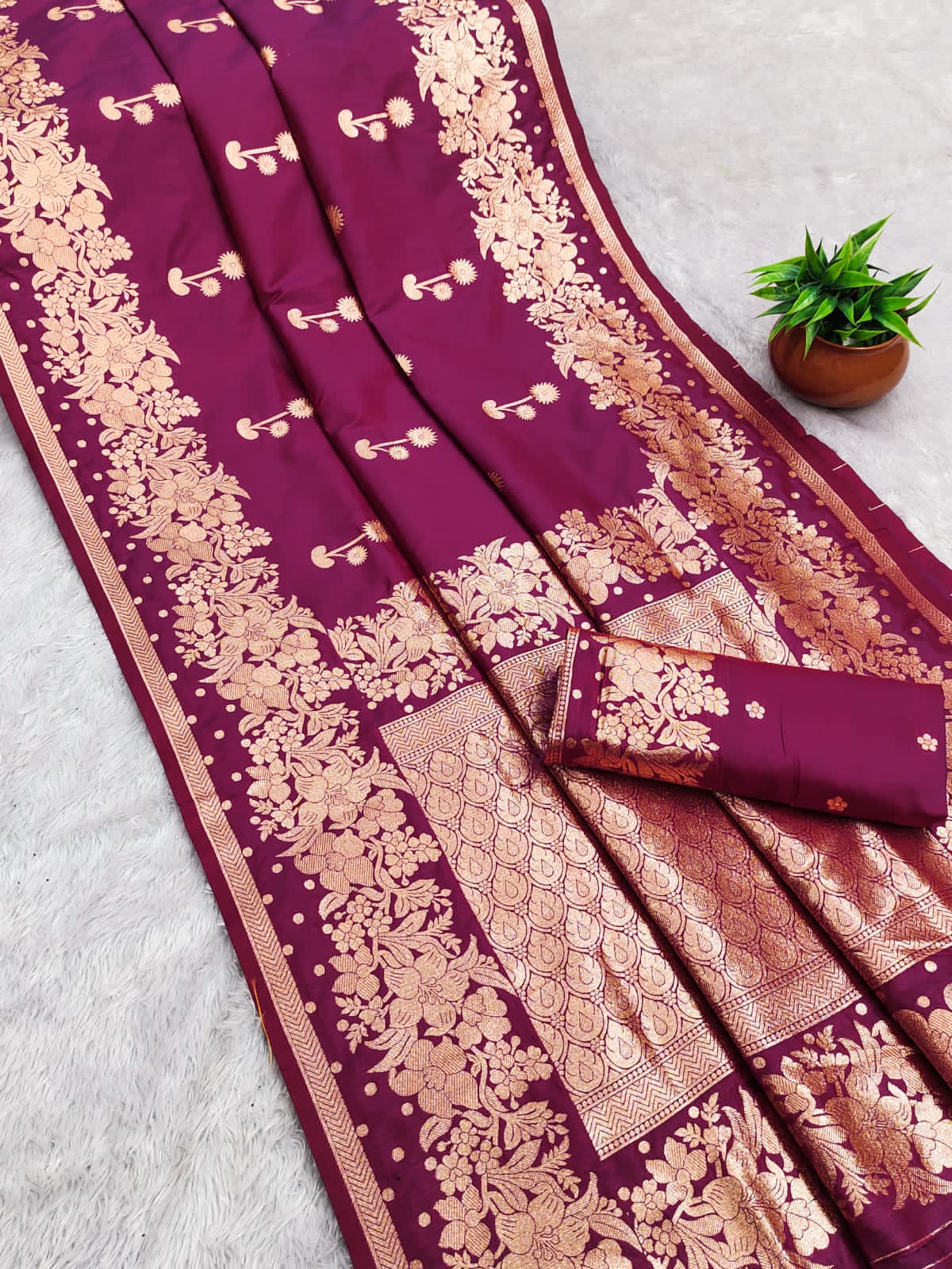 PURE BANARASI ZARI  SAREE