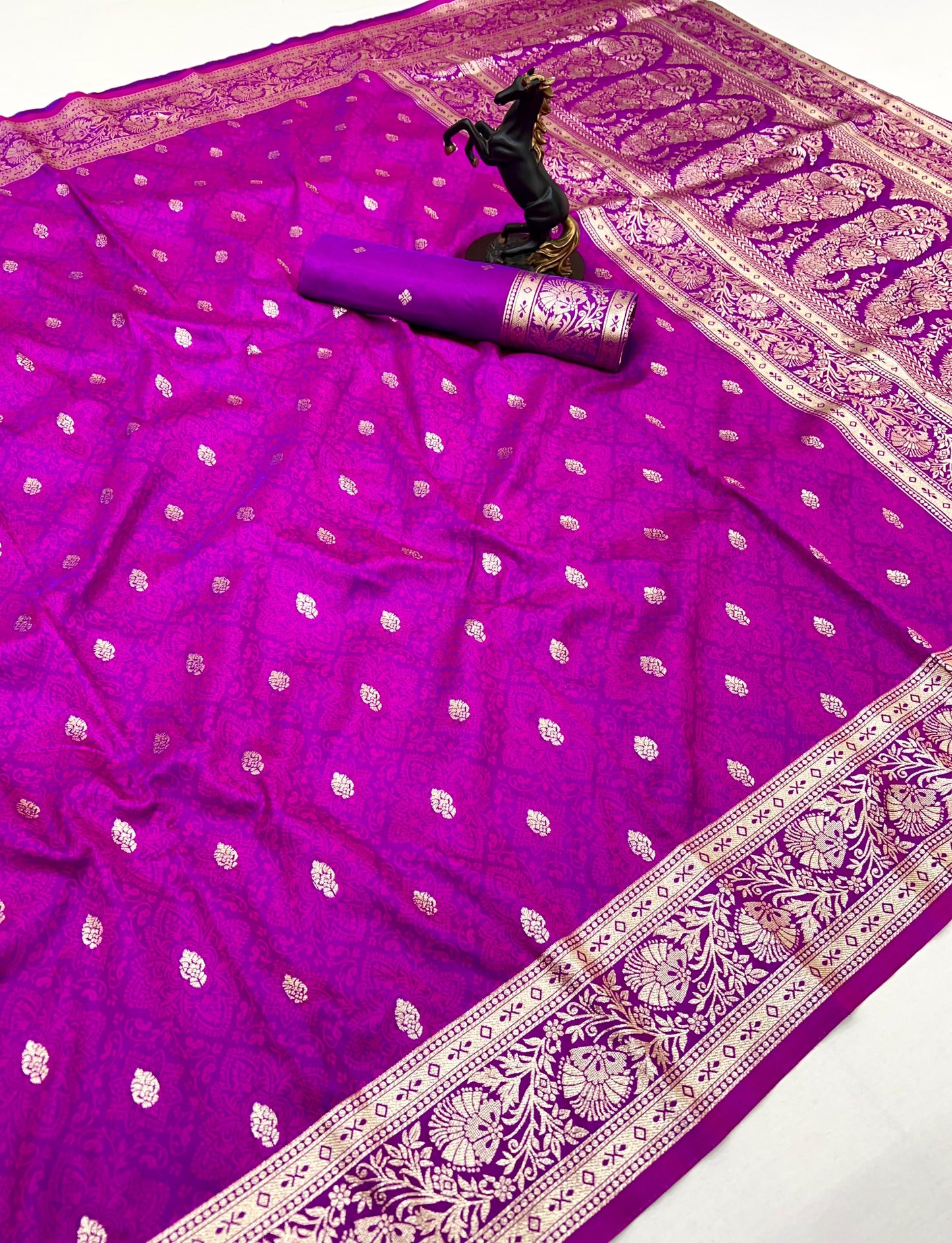 Takshashila Paithani