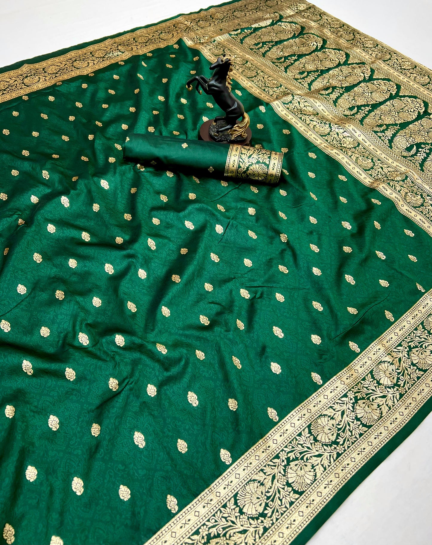 Takshashila Paithani