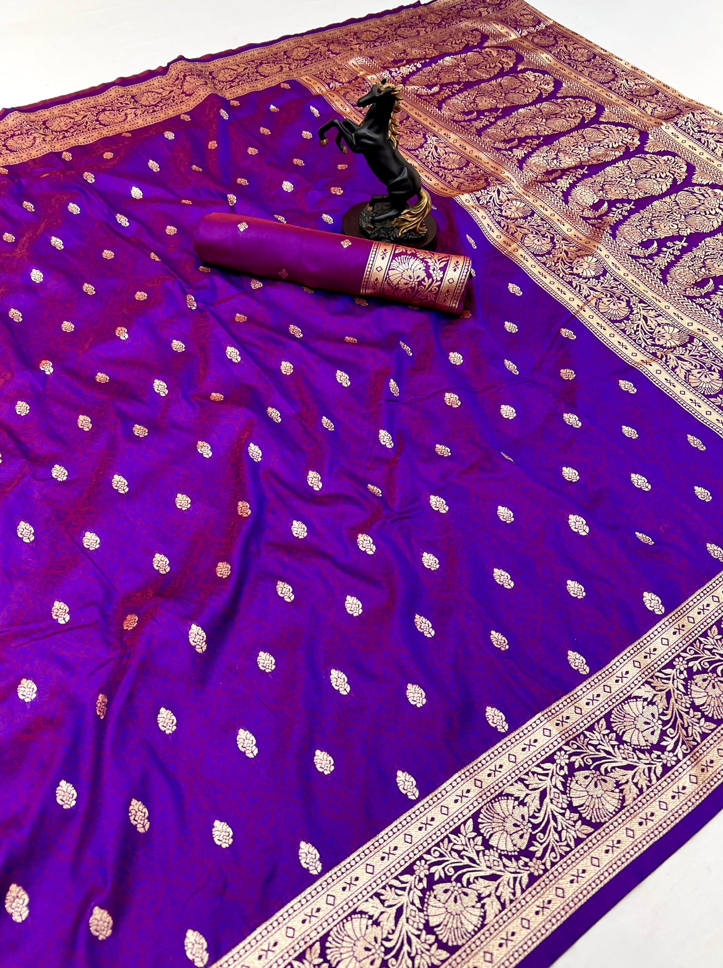 Takshashila Paithani