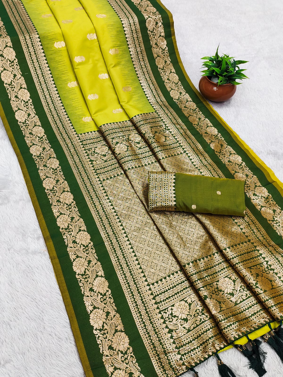 PURE BANARASI  SAREE💃🏻