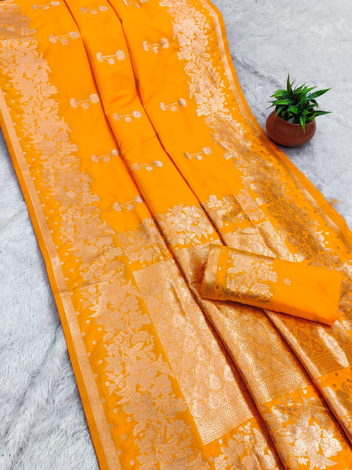 PURE BANARASI ZARI  SAREE