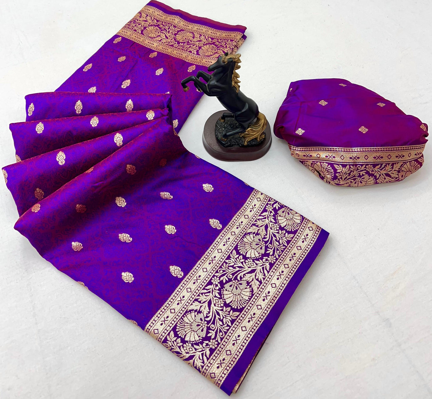 Takshashila Paithani