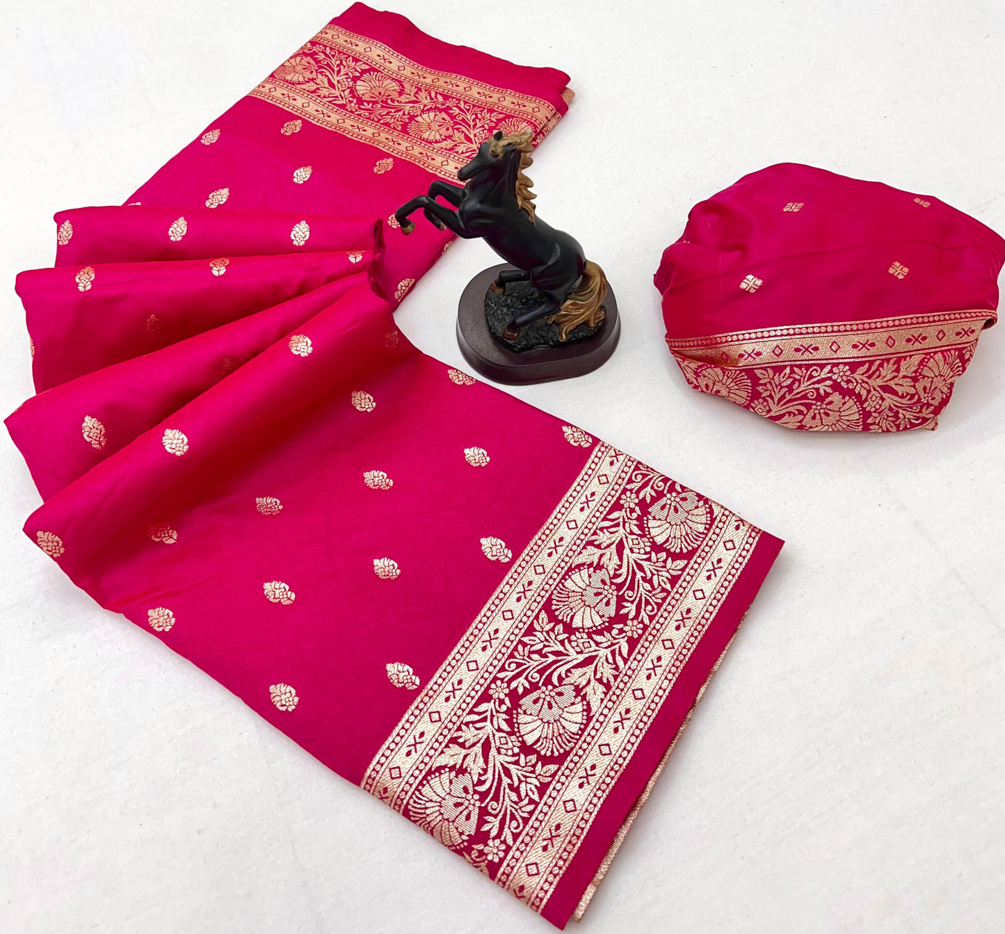 Takshashila Paithani