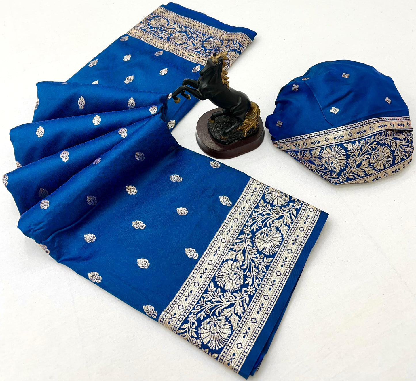 Takshashila Paithani