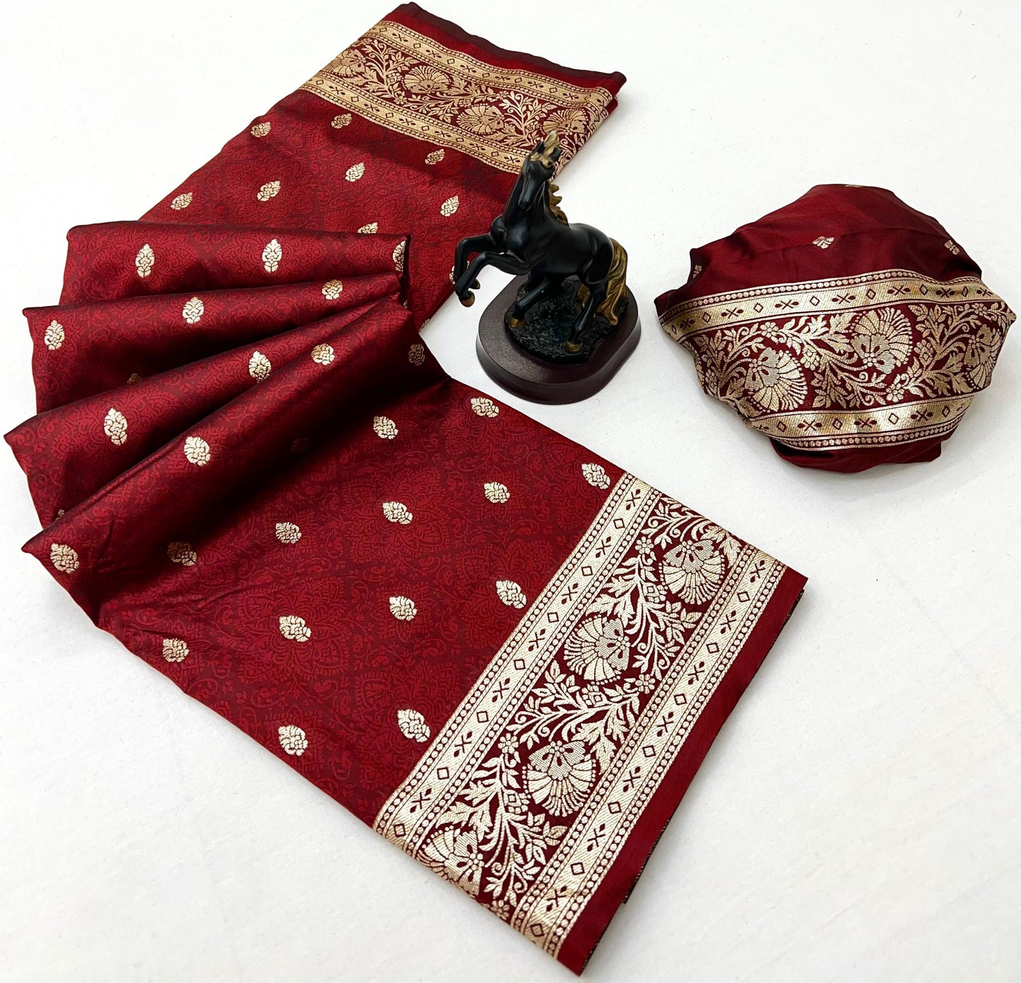 Takshashila Paithani