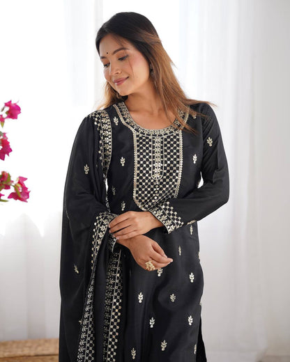 NEW BEAUTIFUL PURE CHINON SILK FABRIC STRAIGHT FIT KURTA WITH DUPPTA SET,TROUSERS,READY TO WEAR*