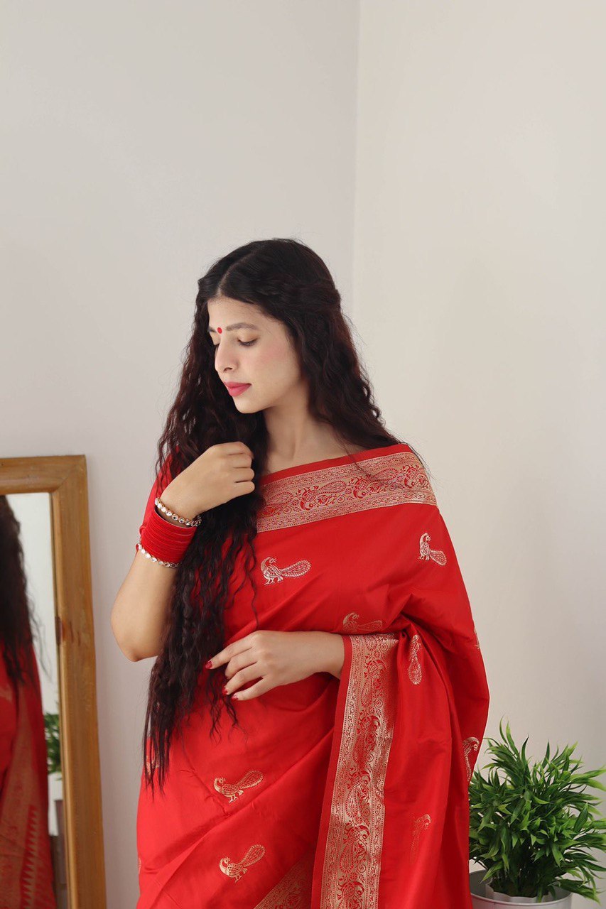 ✅ SPECIAL FESTIVAL ZARI WEAVING*
