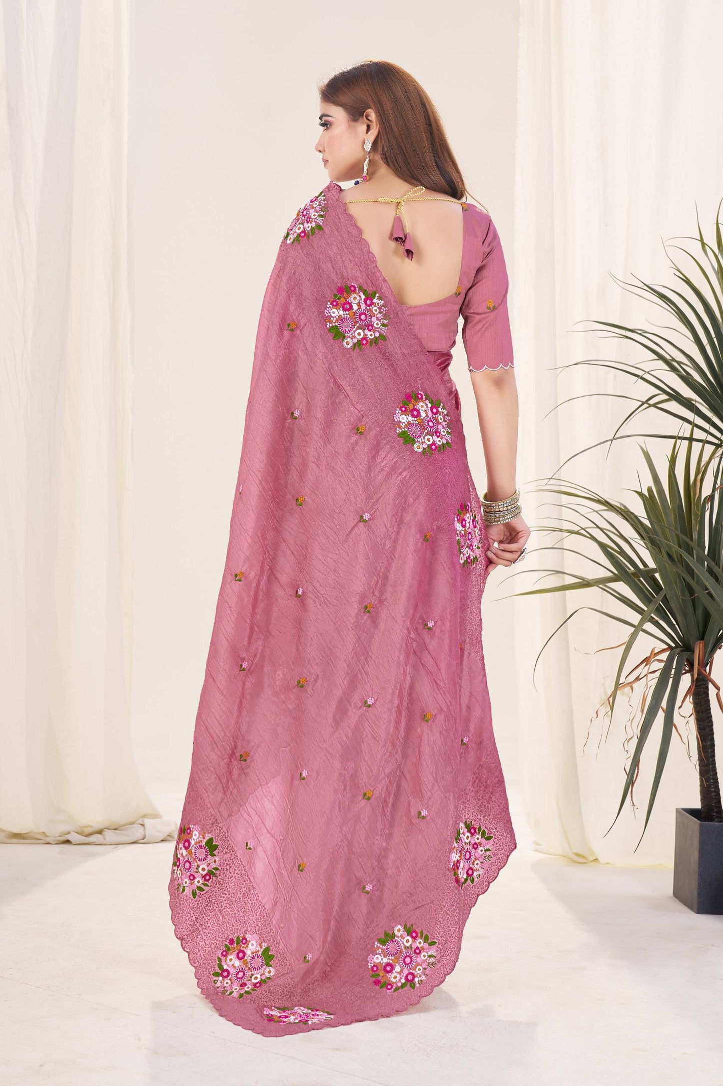 *🪡Beautiful Trending Designer Saree*