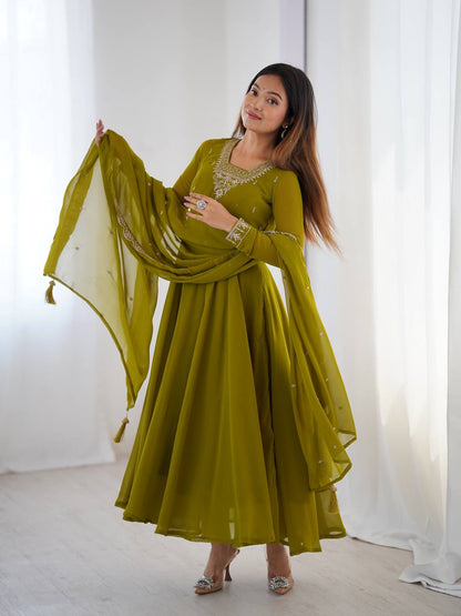 *PURE SOFT FOX GEORGETTE FABRIC FULLY FLAIR ANARKALI,WITH DUPPTA SET,PENT READY TO WEAR*