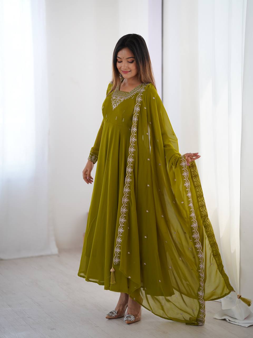 *PURE SOFT FOX GEORGETTE FABRIC FULLY FLAIR ANARKALI,WITH DUPPTA SET,PENT READY TO WEAR*