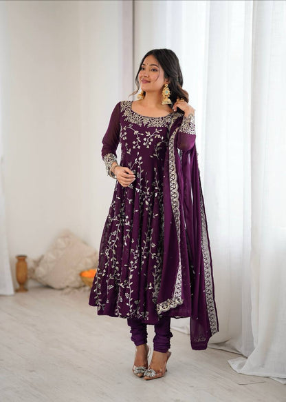 👗 *Category:* *Women’s Ethnic Anarkali Gown*