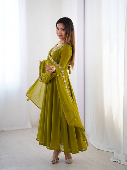 *PURE SOFT FOX GEORGETTE FABRIC FULLY FLAIR ANARKALI,WITH DUPPTA SET,PENT READY TO WEAR*